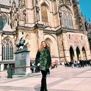 Meet your Posher, Hailey